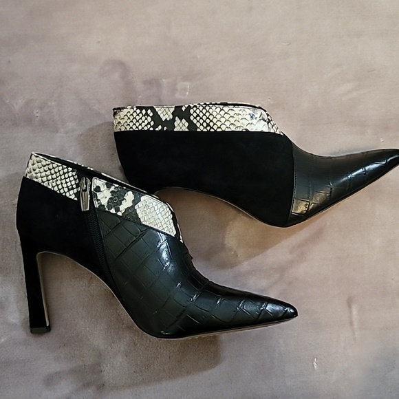 Vince Camuto Ankle Booties 10M - Picture 4 of 8